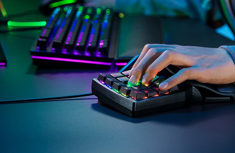 Bàn phím cơ Razer Tartarus Pro Analog Optical Gaming Keypad RGB Chroma Black (RZ07-03110100-R3M1)